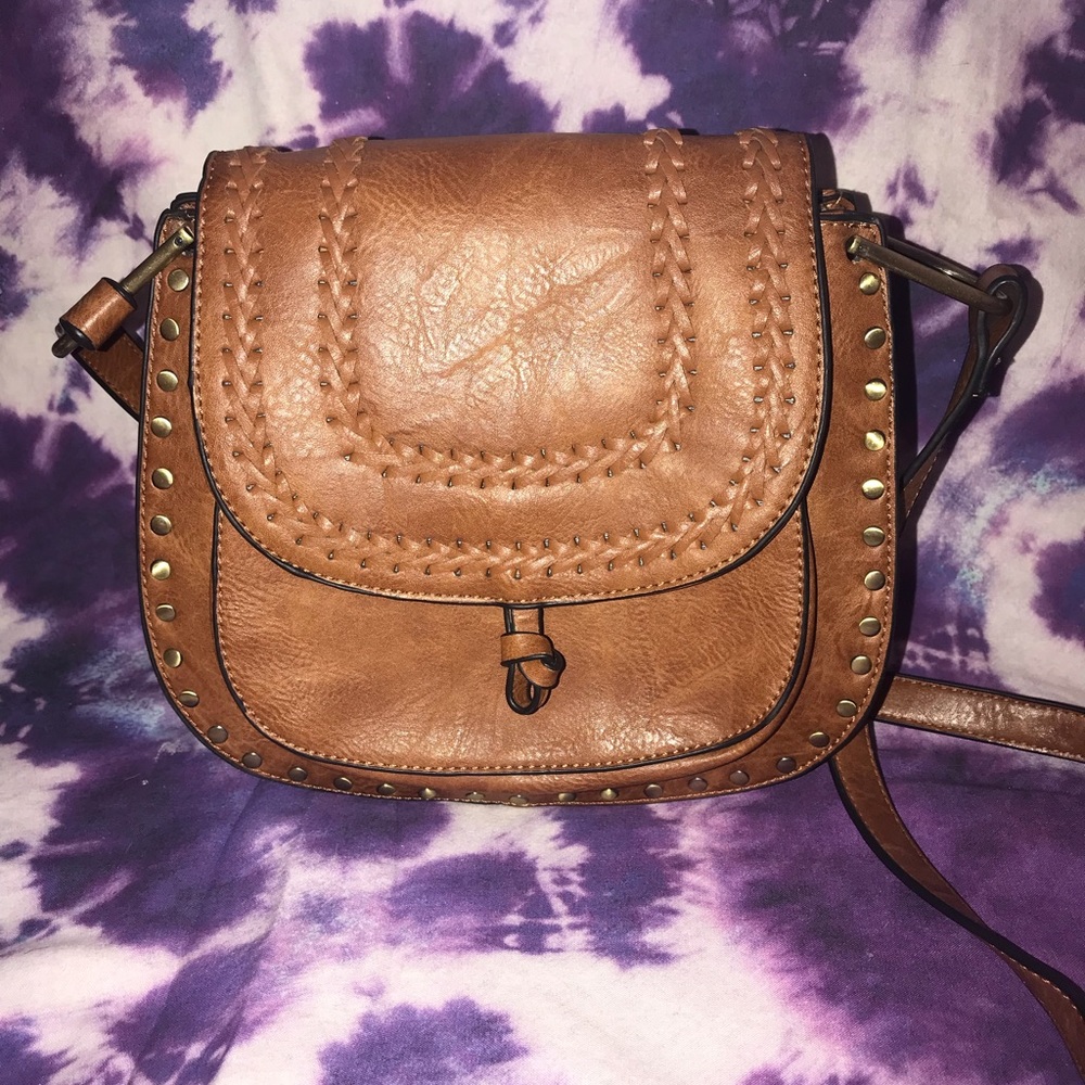 Brown leather purse with adjustable strap